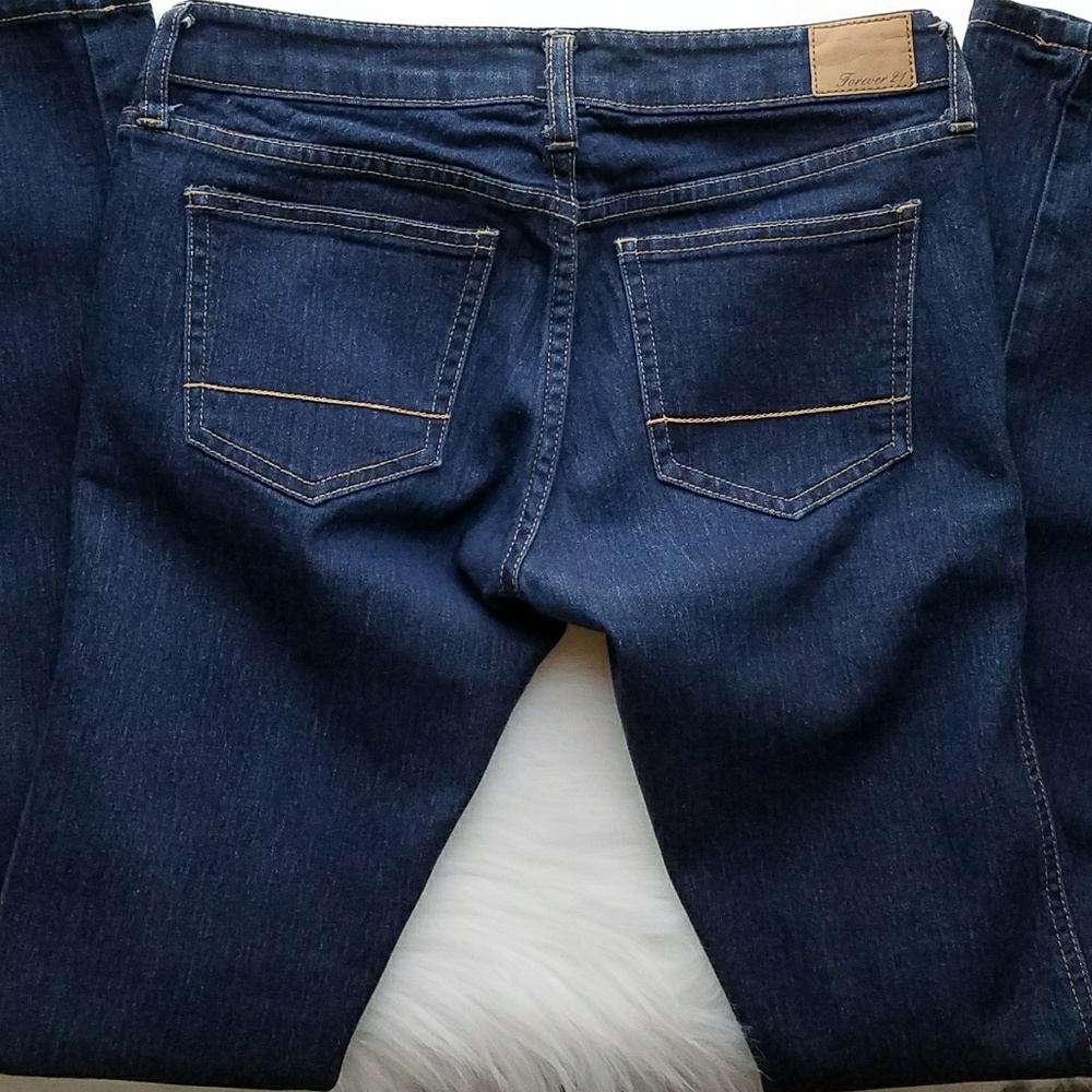 Forever 21 Low-Rise Skinny Jeans - Picture 2 of 8